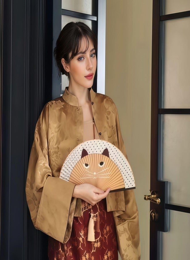 HONSHEN مروحة يدوية قابلة للطي من الخيزران والحرير من هونشن، مقاس 8.27 بوصة، مروحة يدوية صغيرة قابلة للطي، تصميم صيني/ياباني أنيق وساحر بنمط عتيق، أفضل هدية للنساء والفتيات (قطة بنية) - Image 4